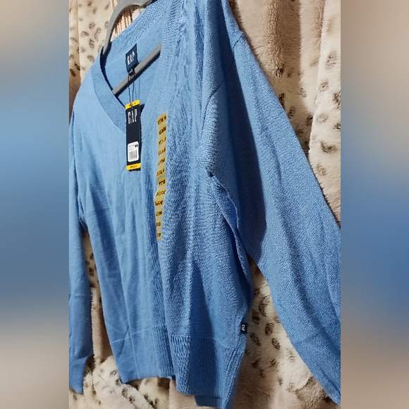 Sweater - Picture 2 of 4